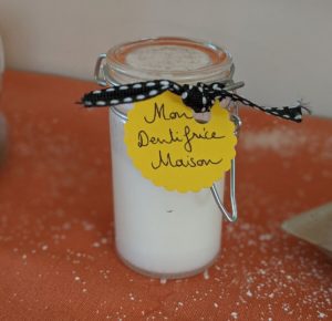 Lire la suite à propos de l’article Dentifrice maison au bicarbonate de soude