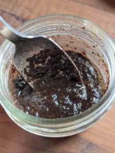 Lire la suite à propos de l’article Gommage corporel au marc de café et à l’huile de coco