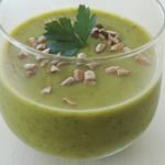 Lire la suite à propos de l’article Soupe froide aux courgettes et au curry