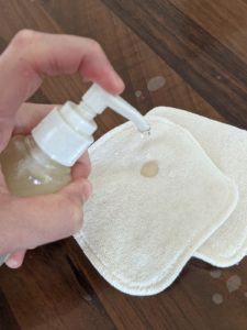 Lire la suite à propos de l’article Démaquillant maison pour les yeux