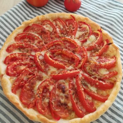 Tarte à la tomate et aux oignons