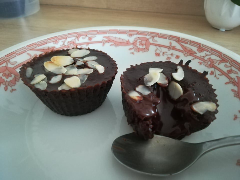 Moelleux (ou mi-cuit) au chocolat et amandes effilées