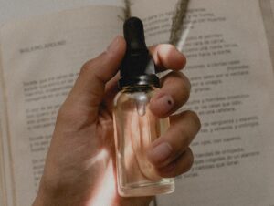 Lire la suite à propos de l’article Faire son parfum naturel avec des huiles essentielles