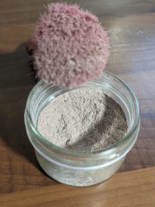 Lire la suite à propos de l’article Shampoing sec aux poudres pour tous types de cheveux
