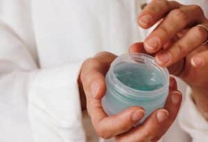 Lire la suite à propos de l’article Faut-il vraiment choisir des cosmétiques et produits d’hygiène bio ?