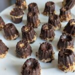 Lire la suite à propos de l’article Barre énergétique flocon d’avoine, beurre de cacahuète et chocolat