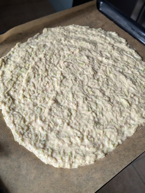 étaler la pate à pizza healthy sur la plaque