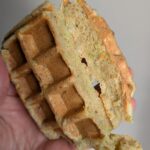 Lire la suite à propos de l’article Gaufre salée à la courgette : une recette simple et délicieuse